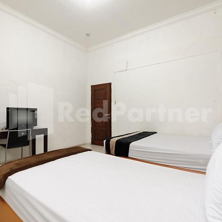 Reddoorz At Wisma Nabila Syariah Near Masjid Raya Baiturrahman Банда-Ачех Экстерьер фото