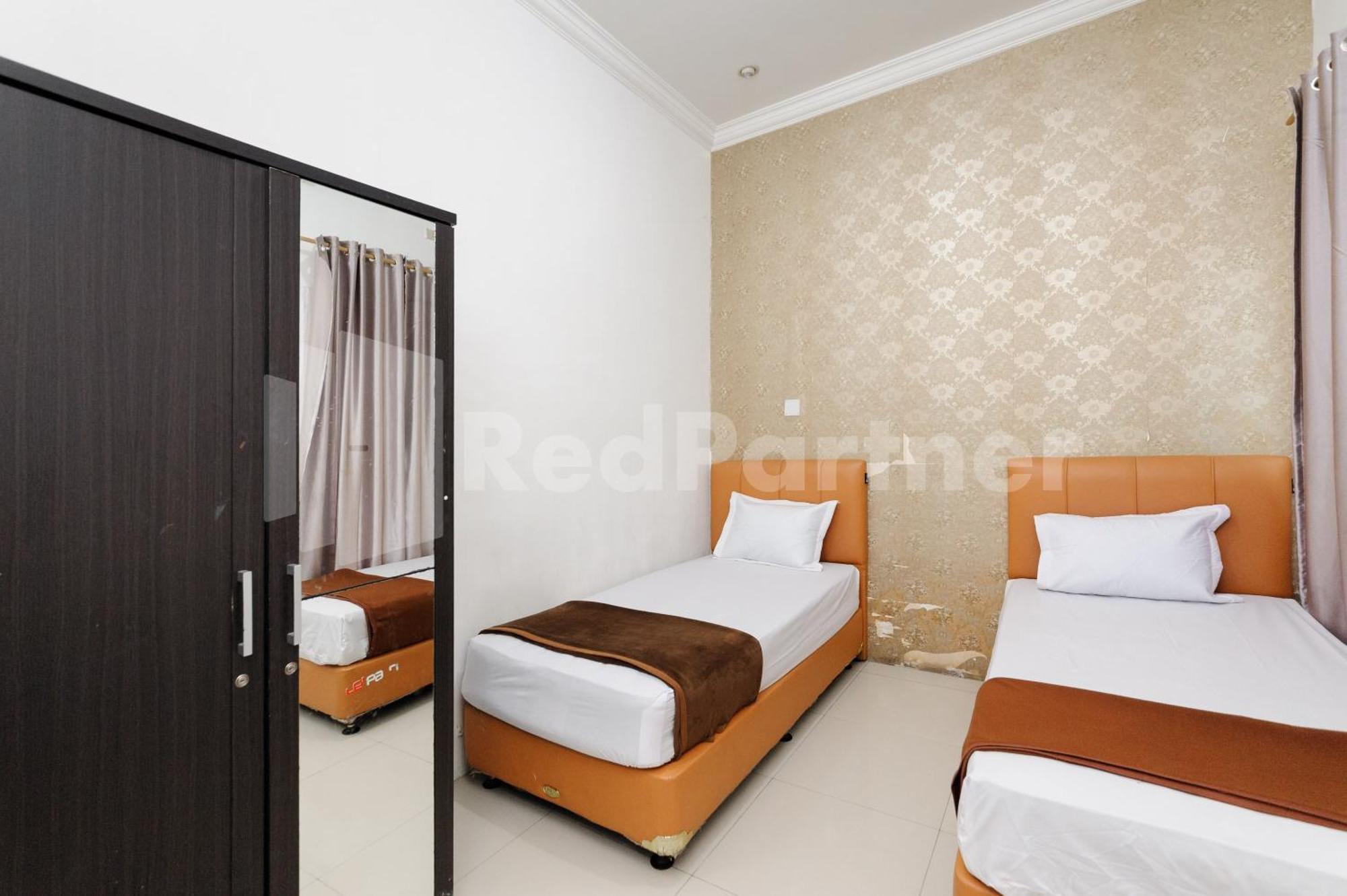 Reddoorz At Wisma Nabila Syariah Near Masjid Raya Baiturrahman Банда-Ачех Экстерьер фото