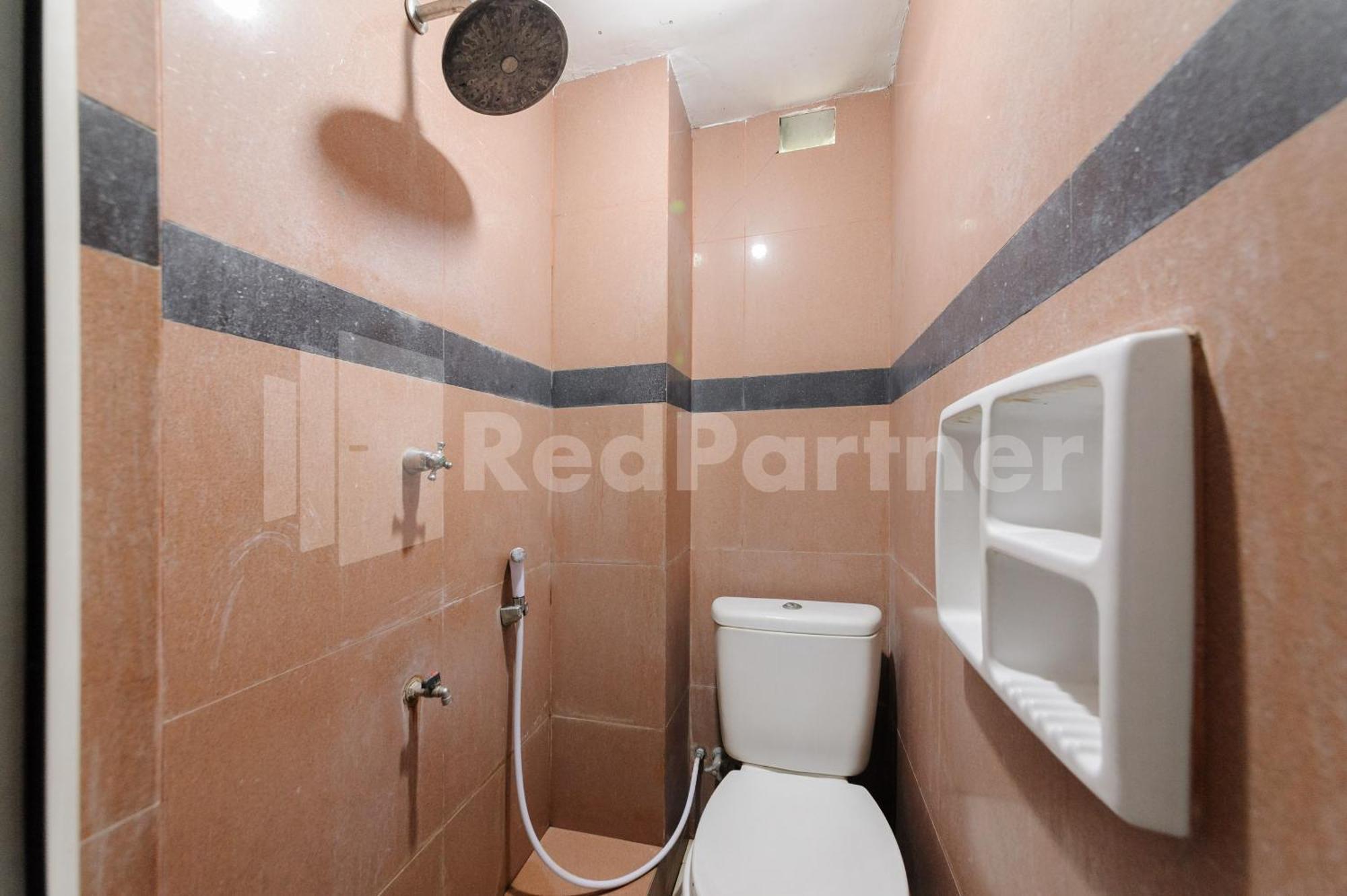 Reddoorz At Wisma Nabila Syariah Near Masjid Raya Baiturrahman Банда-Ачех Экстерьер фото