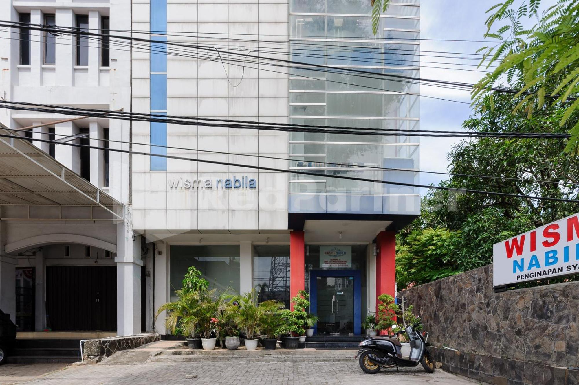 Reddoorz At Wisma Nabila Syariah Near Masjid Raya Baiturrahman Банда-Ачех Экстерьер фото